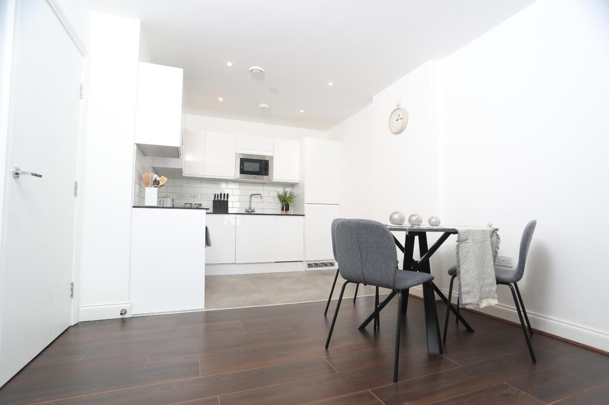 Luxury In Watford Apartment